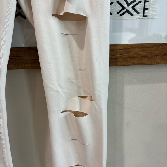 ALO Yoga Warrior Leggings - Picture 4 of 8